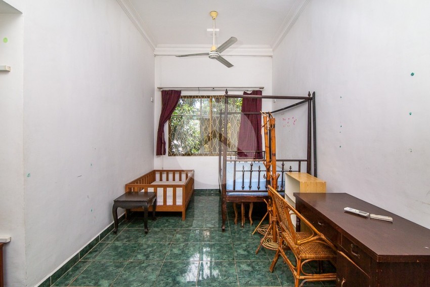 4 Bedroom Apartment For Rent -Tonle Bassac, Phnom Penh