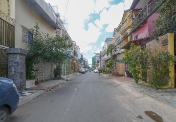1 Bedroom Apartment For Rent - BKK3, Phnom Penh thumbnail