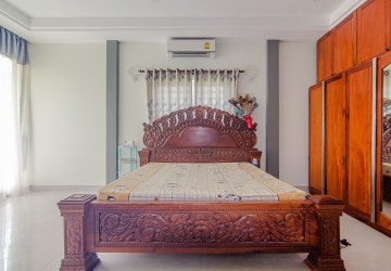 4 Bedroom Villa For Rent - Kouk Chak, Siem Reap thumbnail