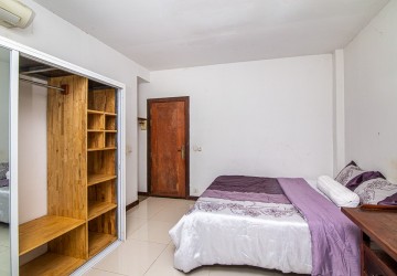 4 Bedroom Apartment For Rent - Chroy Changvar, Phnom Penh - Image 3