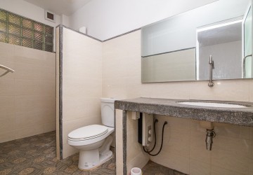 4 Bedroom Apartment For Rent - Chroy Changvar, Phnom Penh - Image 4