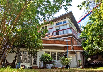 Vann Molyvann Historical Estate For Sale - Along Mao Tse Tong BLVD, Phnom Penh thumbnail