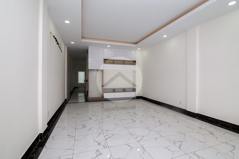 4 Bedroom Shophouse For Sale - Borey Aurora, Sen Sok, Phnom Penh - Image 11