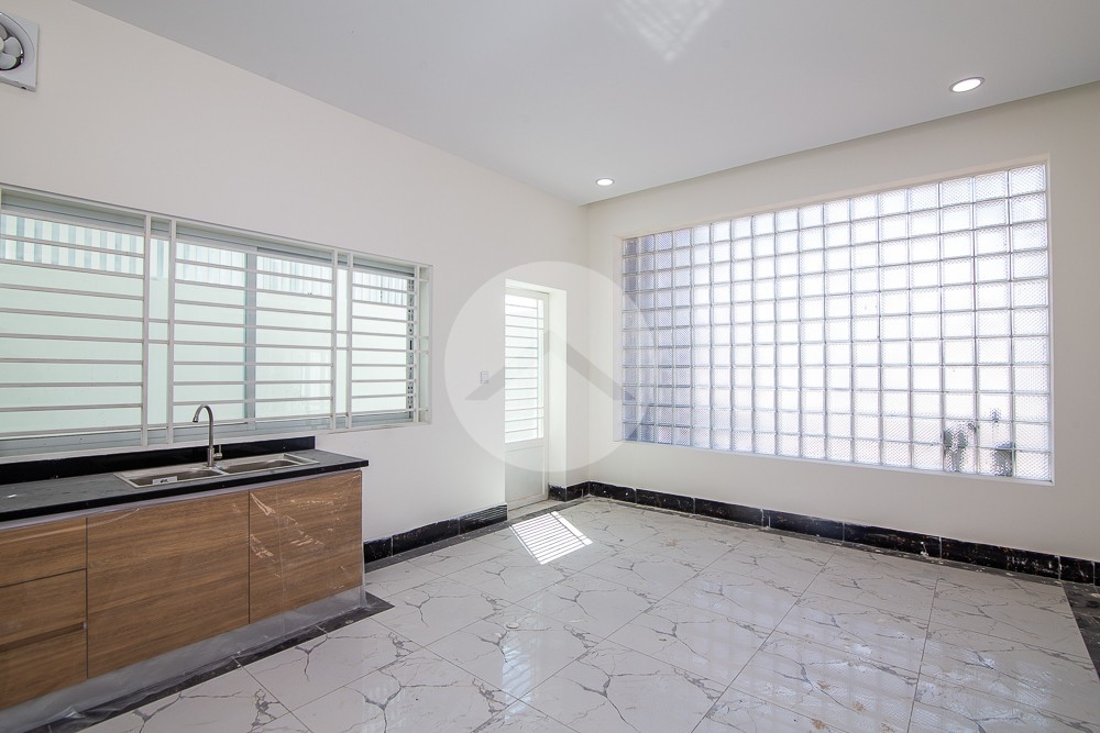 4 Bedroom Shophouse For Sale - Borey Aurora, Sen Sok, Phnom Penh - Image 9