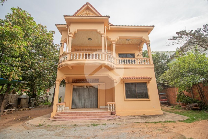 7 Bedroom House For Sale - Slor Kram, Siem Reap