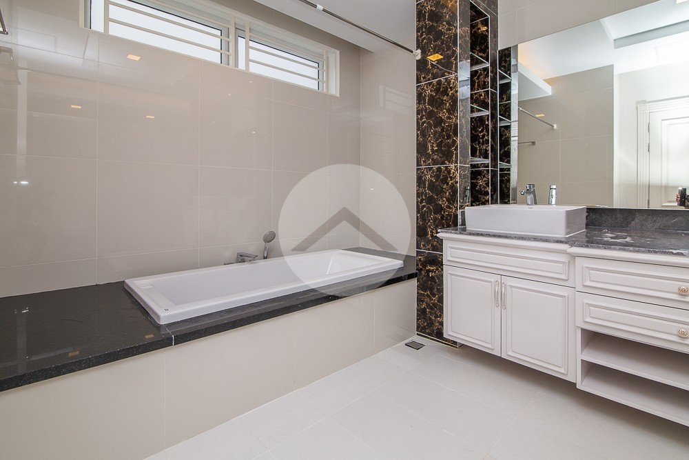 6 Bedroom Villa For Rent - Borey Penghuoth The Star Diamond, Chakangre Ler, Phnom Penh - Image 35