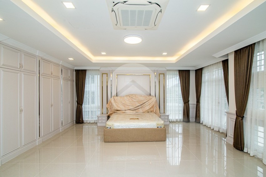 6 Bedroom Queen Villa For Sale- Penghuoth Star Diamond- Phnom Penh