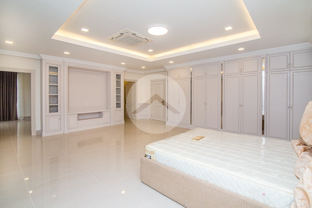6 Bedroom Villa For Rent - Borey Penghuoth The Star Diamond, Chakangre Ler, Phnom Penh - Image 19