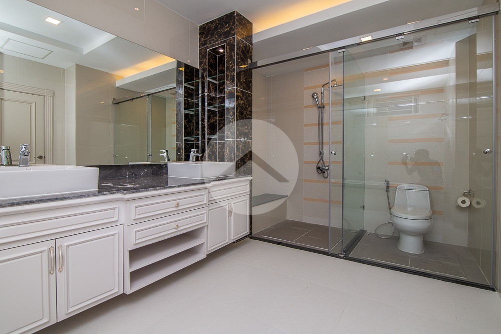6 Bedroom Villa For Rent - Borey Penghuoth The Star Diamond, Chakangre Ler, Phnom Penh - Image 34