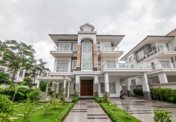 6 Bedroom Villa For Rent - Borey Penghuoth The Star Diamond, Chakangre Ler, Phnom Penh thumbnail