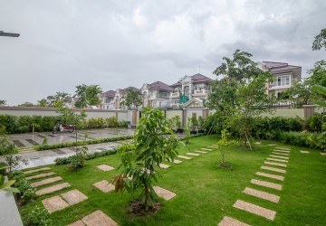 6 Bedroom Villa For Rent - Borey Penghuoth The Star Diamond, Chakangre Ler, Phnom Penh thumbnail