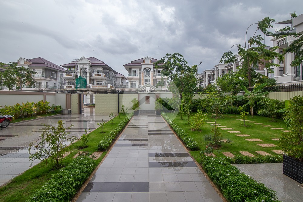 6 Bedroom Villa For Rent - Borey Penghuoth The Star Diamond, Chakangre Ler, Phnom Penh - Image 44