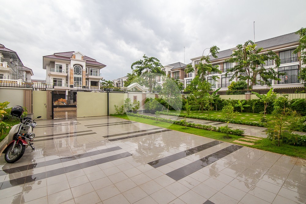 6 Bedroom Villa For Rent - Borey Penghuoth The Star Diamond, Chakangre Ler, Phnom Penh - Image 46