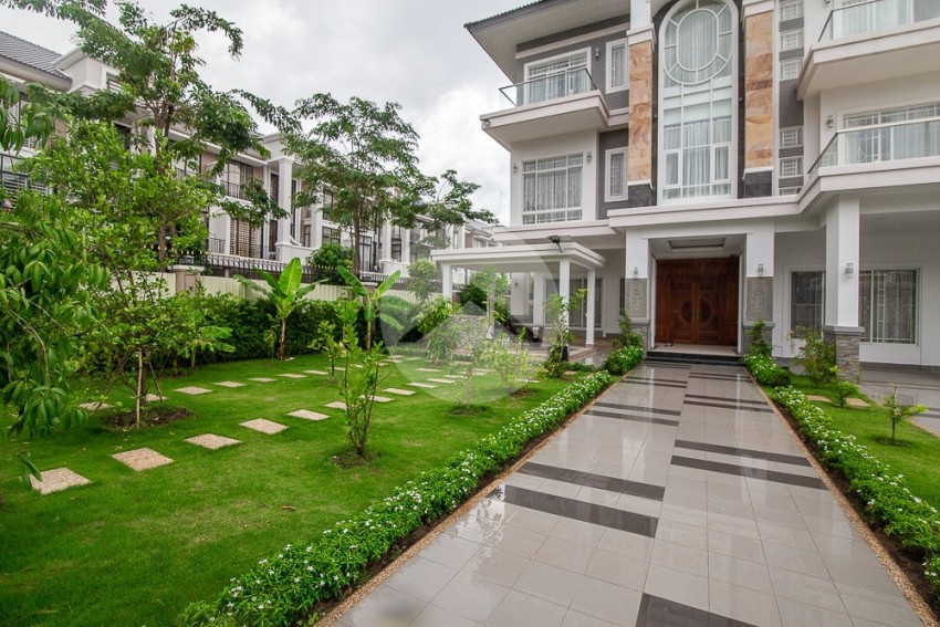 6 Bedroom Villa For Rent - Borey Penghuoth The Star Diamond, Chakangre Ler, Phnom Penh