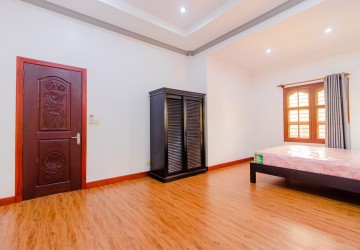 3 Bedroom House For Rent - Sala Kamreuk, Siem Reap thumbnail