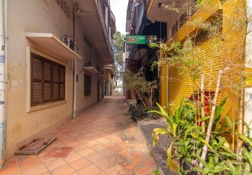   64 Sqm Commercial Building For Sale - Old Market  Pub Street, Siem Reap thumbnail