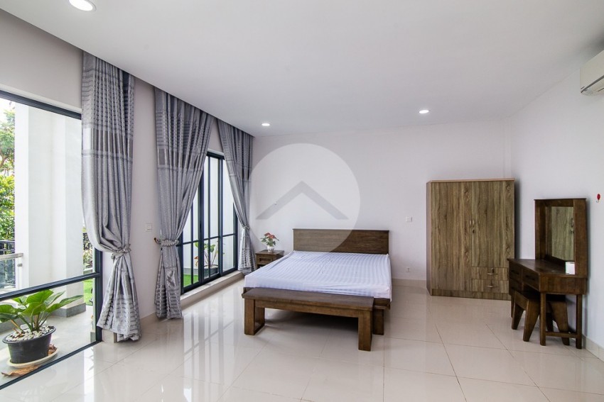 4 Bedroom Villa For Rent - Chak Angrae Kraom, Phnom Penh