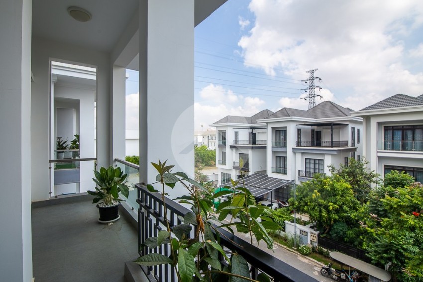 4 Bedroom Villa For Rent - Chak Angrae Kraom, Phnom Penh