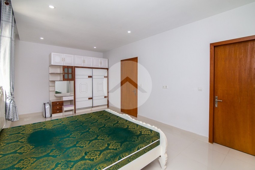 4 Bedroom Villa For Rent - Chak Angrae Kraom, Phnom Penh