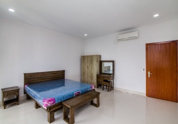 4 Bedroom Villa For Rent - Chak Angrae Kraom, Phnom Penh thumbnail