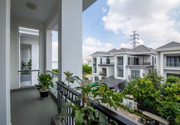 4 Bedroom Villa For Rent - Chak Angrae Kraom, Phnom Penh thumbnail