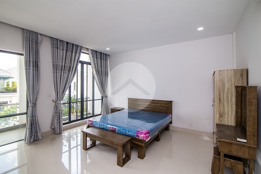 4 Bedroom Villa For Rent - Chak Angrae Kraom, Phnom Penh