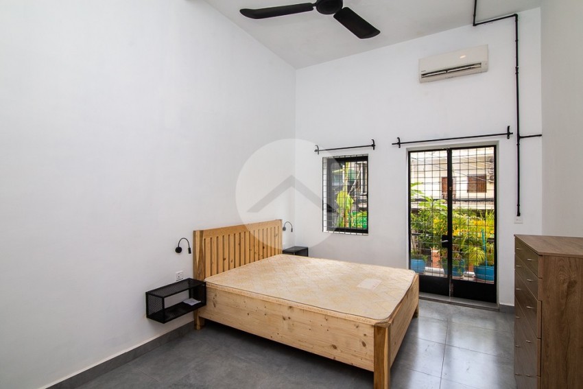 2 Bedroom Renovated Apartment For Rent - Beoung Raing, Phnom Penh