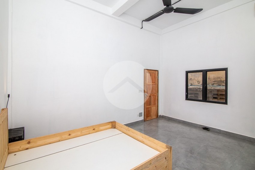 2 Bedroom Renovated Apartment For Rent - Beoung Raing, Phnom Penh