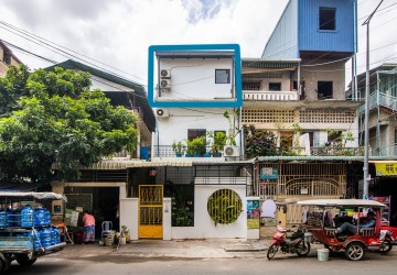 3 Bedroom Renovated Apartment For Rent - Daun Penh, Phnom Penh thumbnail