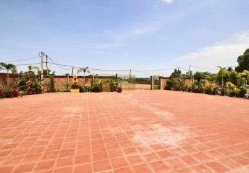 6 Bedroom Villa For Sale - Kandaek, Siem Reap thumbnail