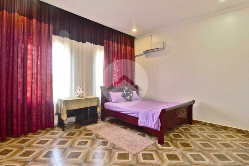 6 Bedroom Villa For Sale - Kandaek, Siem Reap