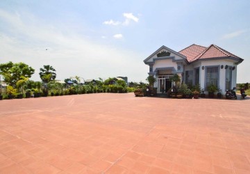 6 Bedroom Villa For Sale - Kandaek, Siem Reap thumbnail