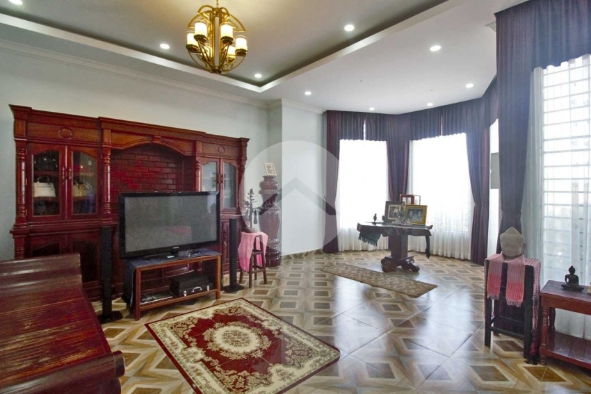 6 Bedroom Villa For Sale - Kandaek, Siem Reap