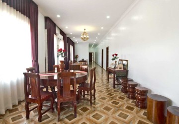 6 Bedroom Villa For Sale - Kandaek, Siem Reap thumbnail