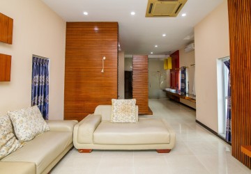 5 Bedroom Villa For Rent -Borey Bassac Garden- Chamkarmorn, Phnom Penh thumbnail