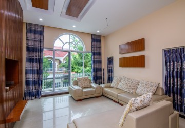 5 Bedroom Villa For Rent -Borey Bassac Garden- Chamkarmorn, Phnom Penh thumbnail