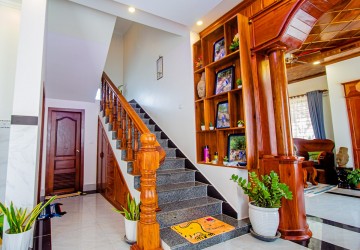 5 Bedroom House For Rent - Chreav, Siem Reap thumbnail