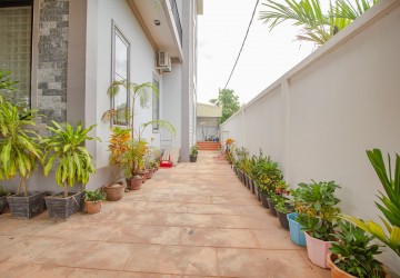 5 Bedroom House For Rent - Chreav, Siem Reap thumbnail