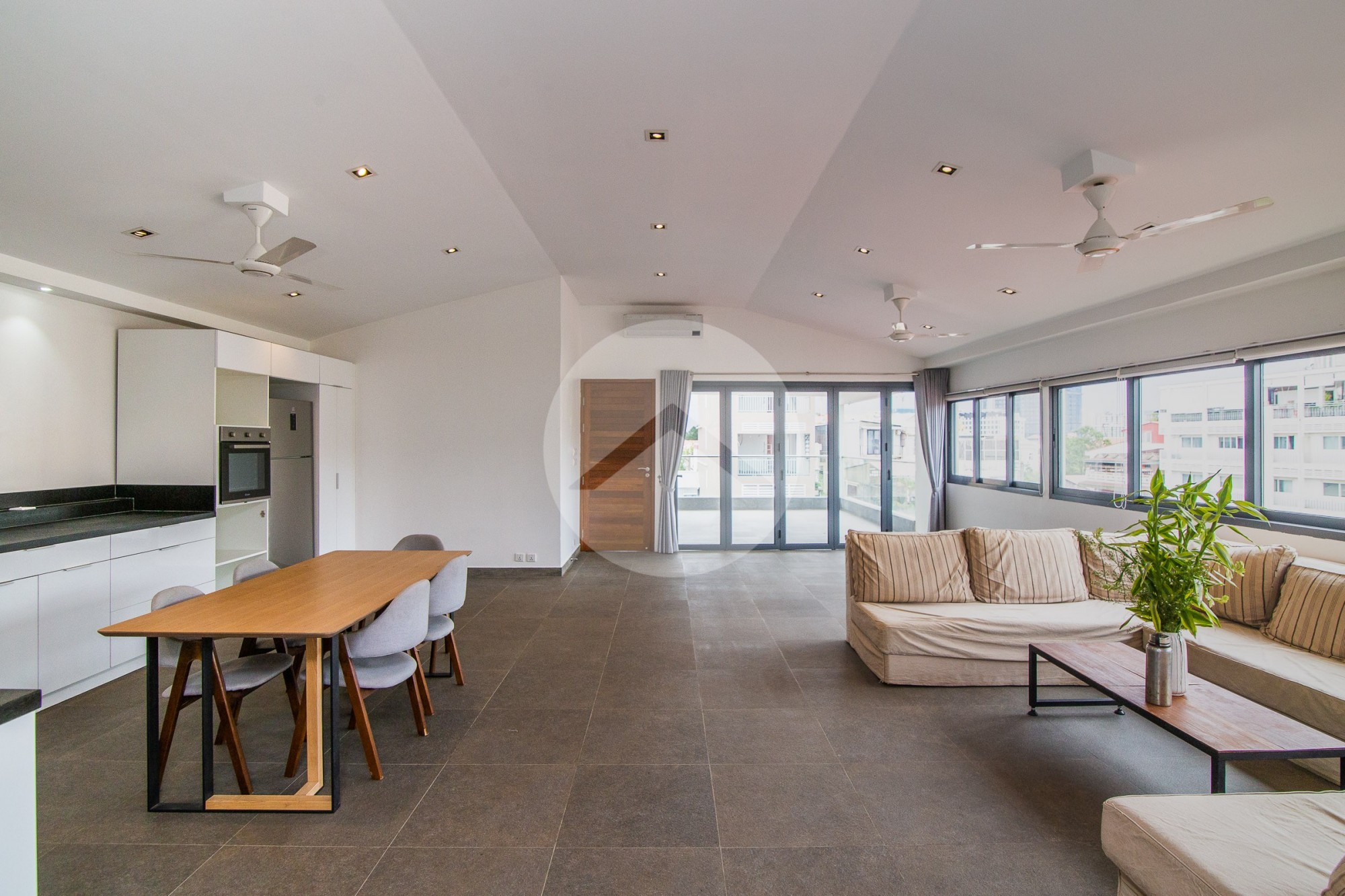 Renovated 3 Bedroom Apartment For Rent - Wat Phnom, Phnom Penh