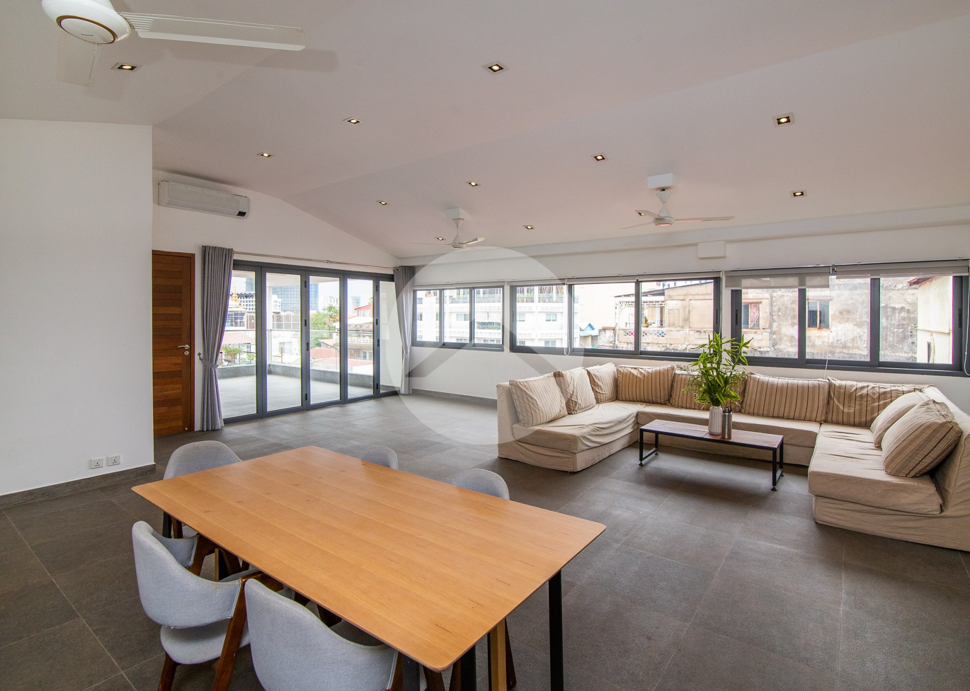 Renovated 3 Bedroom Apartment For Rent - Wat Phnom, Phnom Penh - Image 3