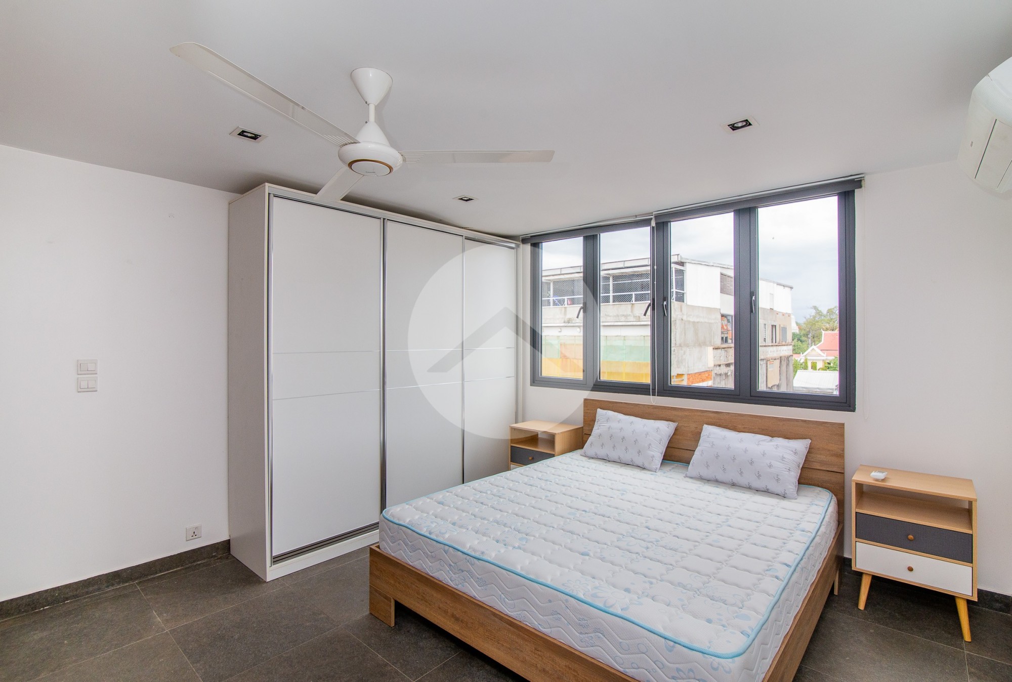 Renovated 3 Bedroom Apartment For Rent - Wat Phnom, Phnom Penh - Image 11