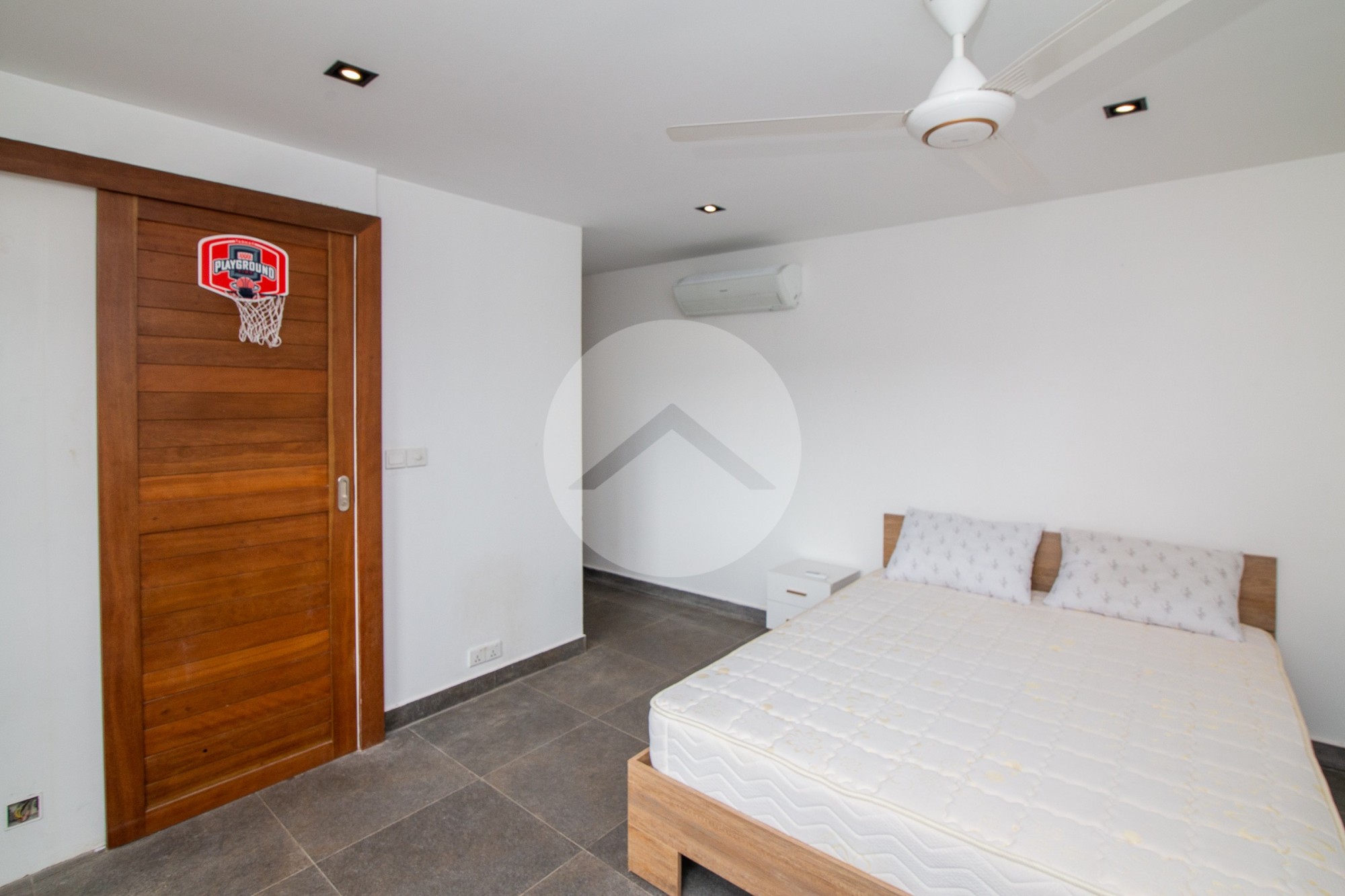 Renovated 3 Bedroom Apartment For Rent - Wat Phnom, Phnom Penh - Image 21