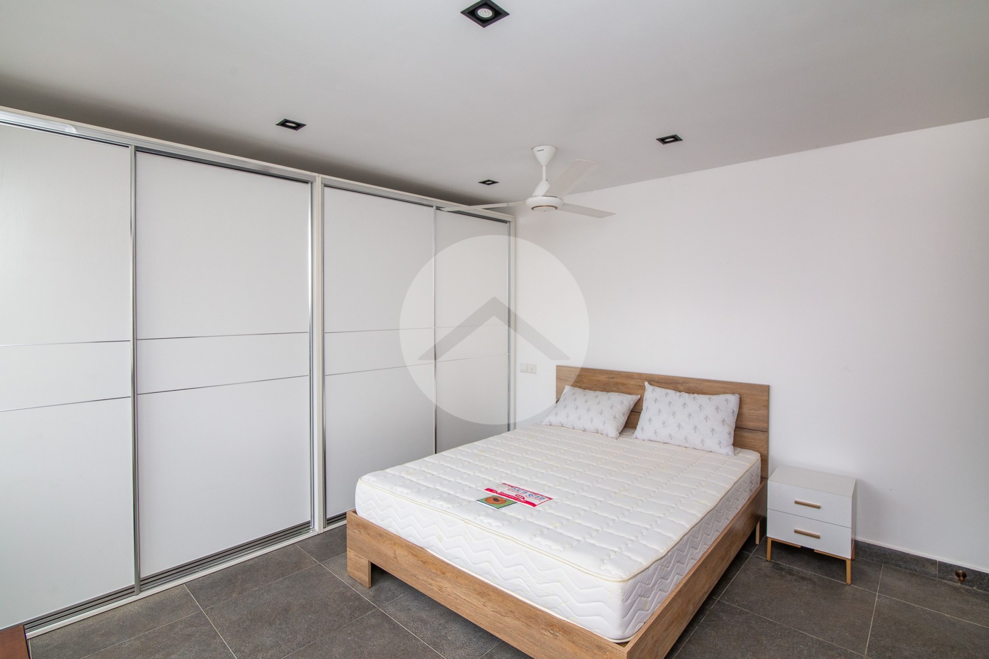 Renovated 3 Bedroom Apartment For Rent - Wat Phnom, Phnom Penh - Image 17