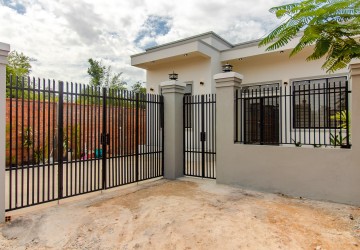 3 Bedroom Villa For Sale - Slor Kram, Siem Reap thumbnail