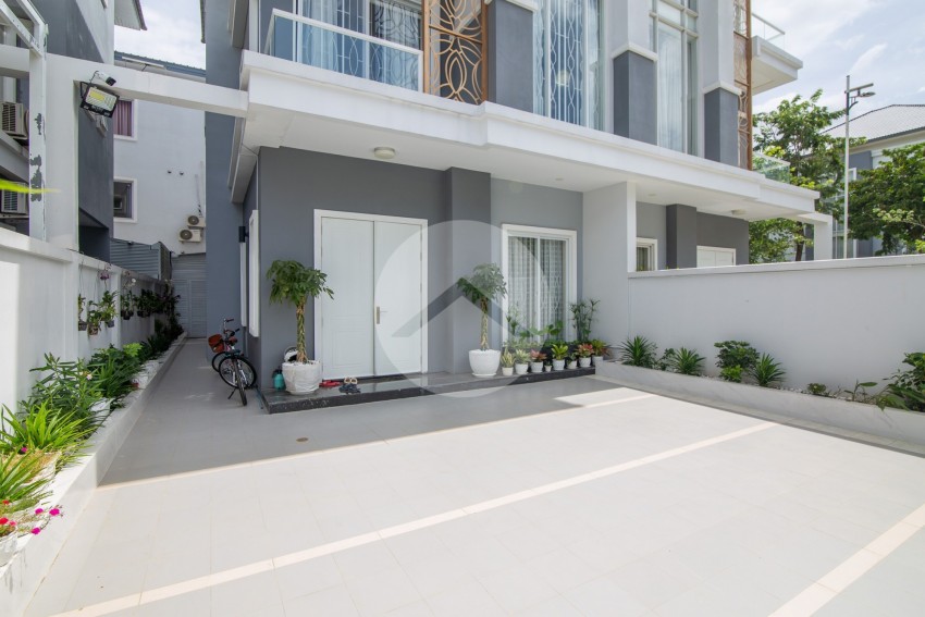 4 Bedroom Twin Villa For Rent - Sen Sok, Phnom Penh