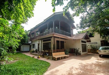 6 Bedroom Wooden Villa  For Sale - Slor Kram, Siem Reap thumbnail