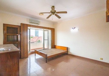 4 Bedroom Flat House For Rent - Tonle Bassac, Phnom Penh thumbnail