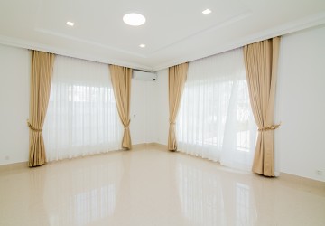 6 Bedroom Queen Villa For Rent - Peng Houth The Star Diamond, Phnom Penh thumbnail