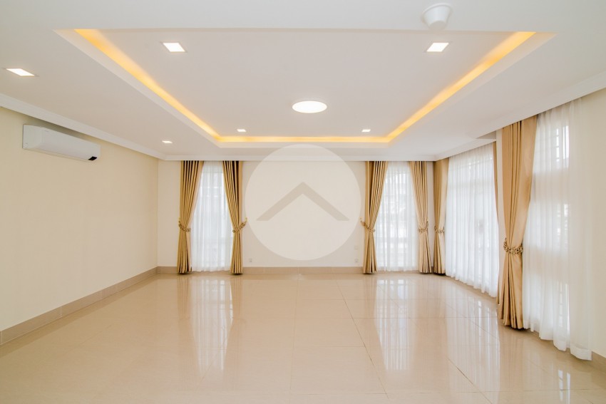 6 Bedroom Queen Villa For Rent - Peng Houth The Star Diamond, Phnom Penh