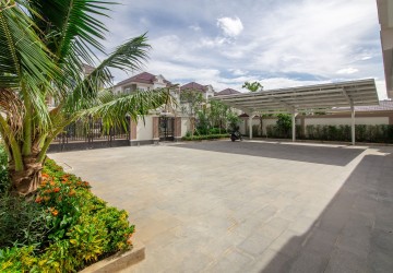 6 Bedroom Queen Villa For Rent - Peng Houth The Star Diamond, Phnom Penh thumbnail